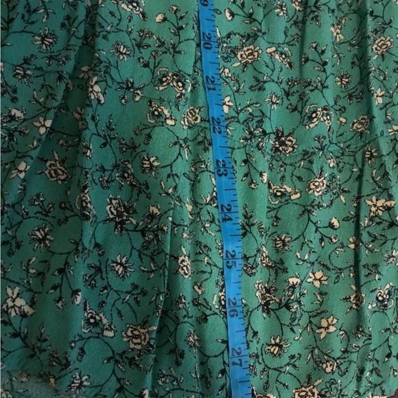 L C Lauren Conrad Green Feminine Sleeveless Women’s Tank Top - Picture 16 of 16